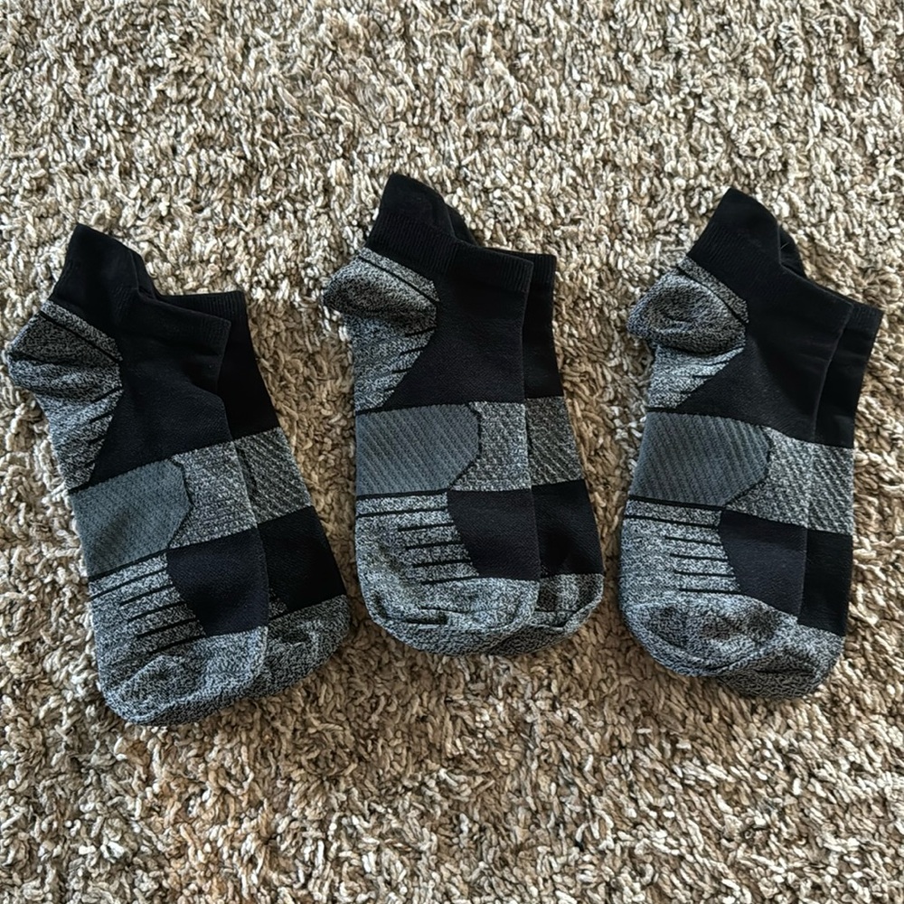 Black ankle socks
